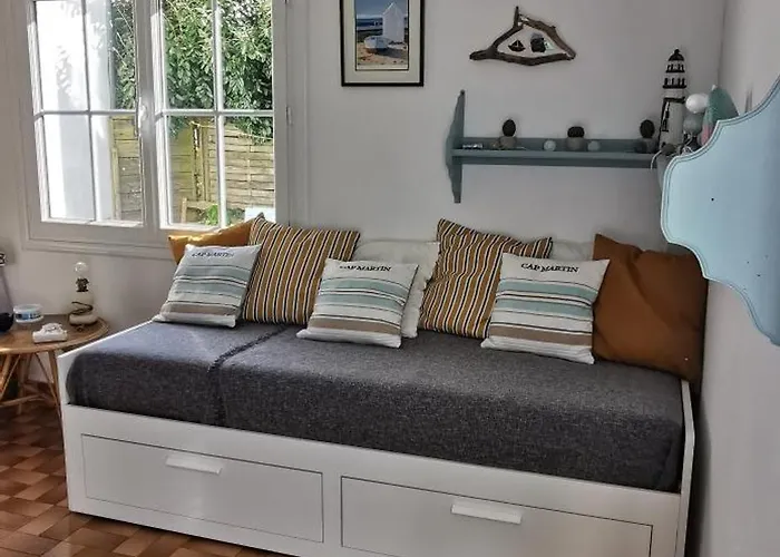 Maison De Famille Bord De Dom wakacyjny